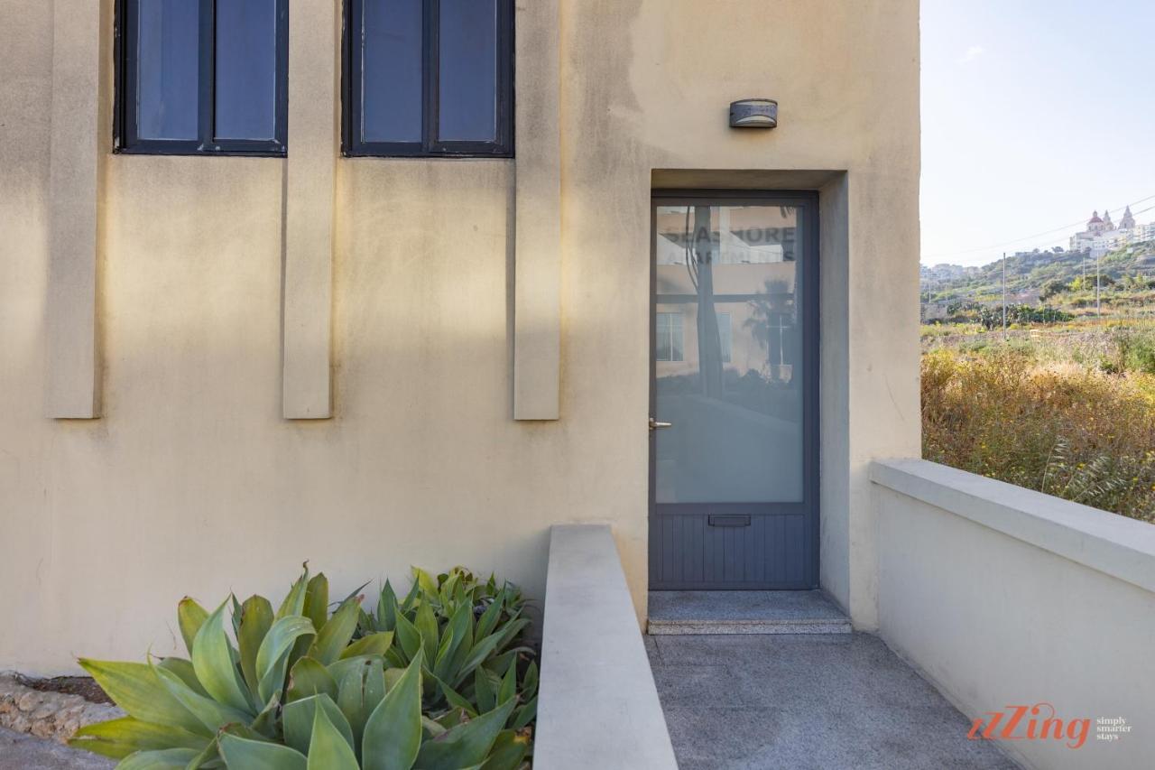 Beachfront 2 Bedroom Holiday Home Is-Sellum Exterior photo